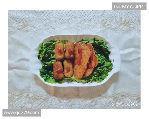 鸡排杯上的美食世界 - 小小容器里的美味盛宴