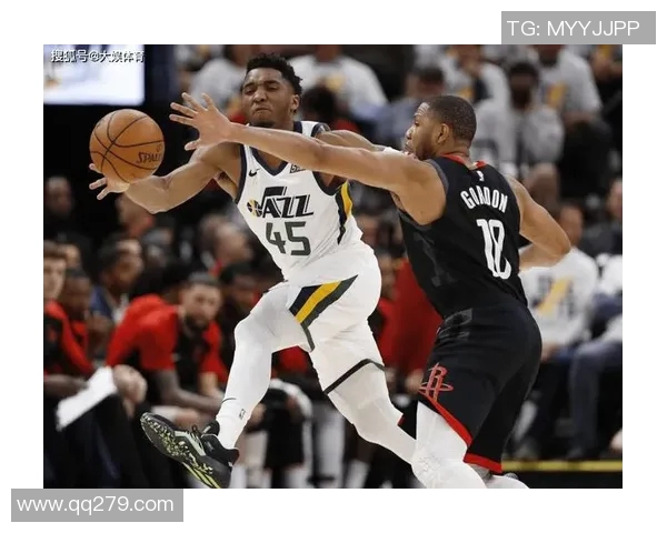 爵士队全队发挥出色，勇夺连胜，战绩辉煌