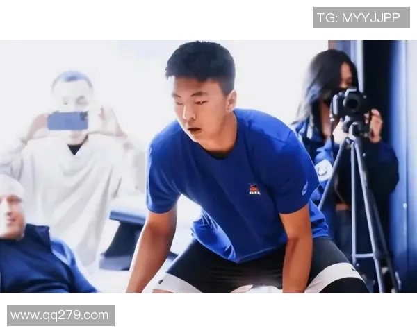 男篮队员因伤退出比赛,中国球迷心系他们的康复 男篮队员因伤退出比赛,中国球迷心系他们的康复