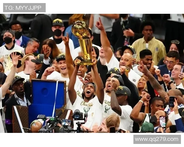 雄鹿队后卫米德尔顿当选东部星队首发——从替补到明星的励志之路 雄鹿队后卫米德尔顿当选东部星队首发——从替补到明星的励志之路